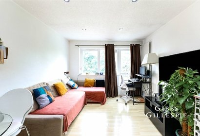 let agreed lakeside close london 57701 - Gibbs Gillespie