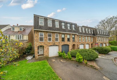 for sale ashurst close london 57766 - Gibbs Gillespie