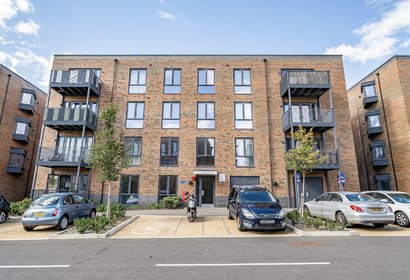 for sale perth close london 58344 - Gibbs Gillespie