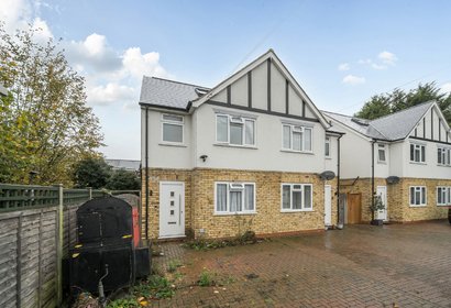 for sale yew avenue london 59304 - Gibbs Gillespie