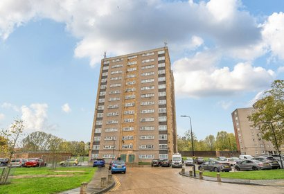 for sale newmarket avenue london 60017 - Gibbs Gillespie