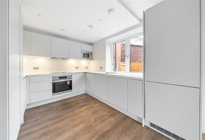 for sale wentworth court london 60023 - Gibbs Gillespie