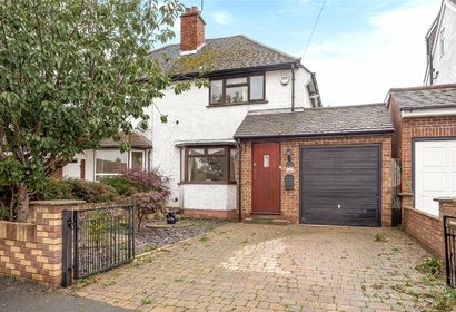 for sale mill way london 60035 - Gibbs Gillespie