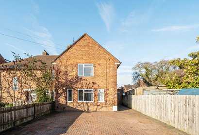 sold downbarns road london 60052 - Gibbs Gillespie