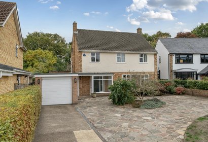 under offer upper hill rise london 60064 - Gibbs Gillespie