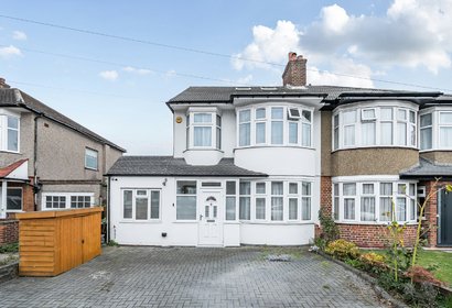 for sale shenley avenue london 60509 - Gibbs Gillespie