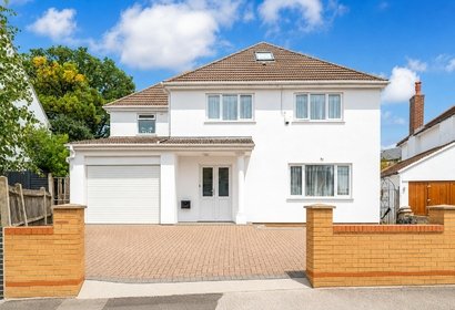 for sale whitegate gardens london 60512 - Gibbs Gillespie