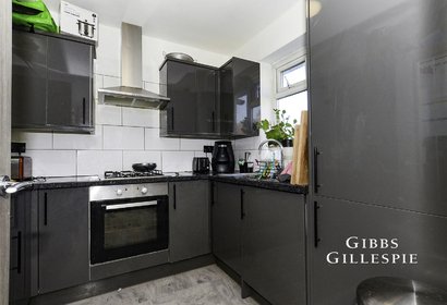 to let paddocks close london 61504 - Gibbs Gillespie