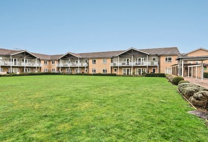 under offer patrons way east london 61828 - Gibbs Gillespie