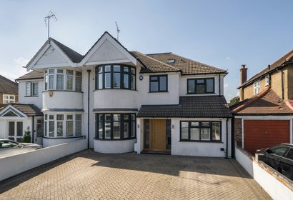 for sale parkside way london 61905 - Gibbs Gillespie