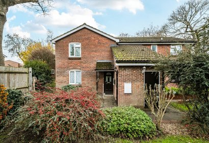 for sale huxley close london 61932 - Gibbs Gillespie