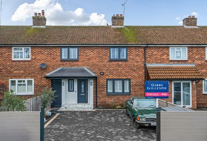 under offer whitfield way london 62843 - Gibbs Gillespie