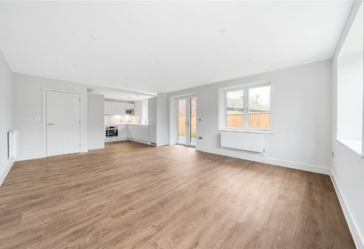 for sale wentworth court london 63067 - Gibbs Gillespie