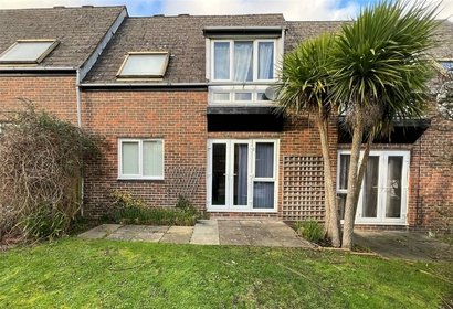 under offer thirlmere gardens london 63381 - Gibbs Gillespie