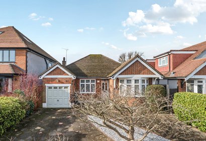 under offer francis road london 64134 - Gibbs Gillespie