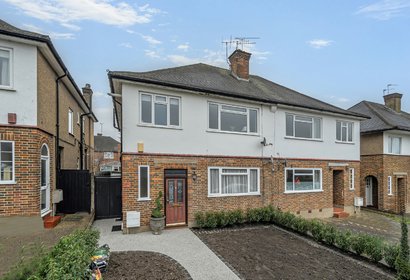 under offer holwell place london 64238 - Gibbs Gillespie