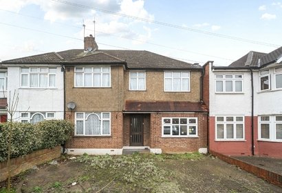 to let danemead grove london 66048 - Gibbs Gillespie