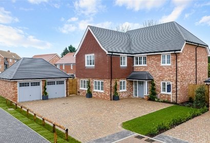 for sale millside grange london 66879 - Gibbs Gillespie