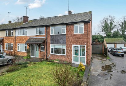 under offer st. peters close london 67254 - Gibbs Gillespie