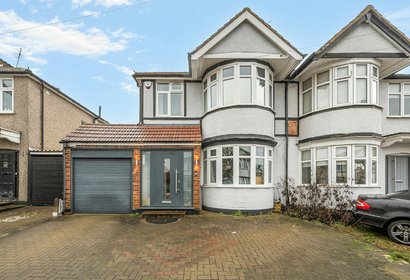under offer weighton road london 67514 - Gibbs Gillespie