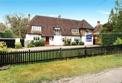 for sale dukes wood drive london 68762 - Gibbs Gillespie