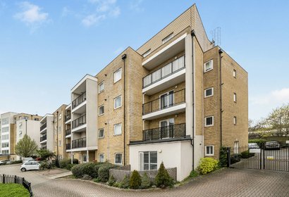 under offer coyle drive london 68855 - Gibbs Gillespie