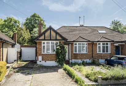 under offer hereford gardens london 70057 - Gibbs Gillespie