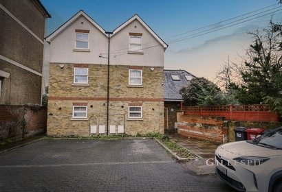 to let uxbridge road london 70295 - Gibbs Gillespie