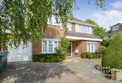 let agreed white craig close london 70315 - Gibbs Gillespie