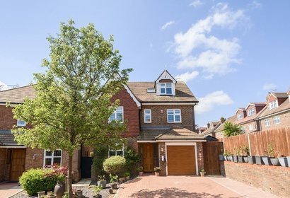 for sale flora close london 70364 - Gibbs Gillespie