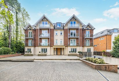let agreed eastbury avenue london 70680 - Gibbs Gillespie
