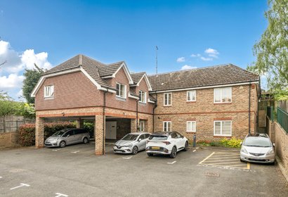 for sale quickley lane london 70850 - Gibbs Gillespie