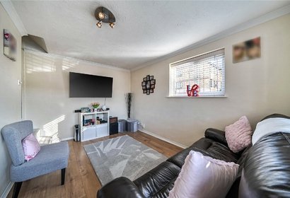 under offer frankswood avenue london 70853 - Gibbs Gillespie