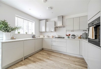 for sale pennwood grange london 72313 - Gibbs Gillespie
