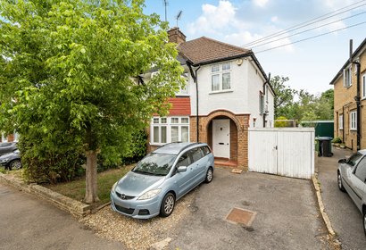 for sale cassiobury park avenue london 72314 - Gibbs Gillespie