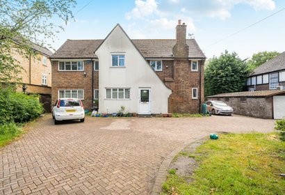 for sale ducks hill road london 72337 - Gibbs Gillespie