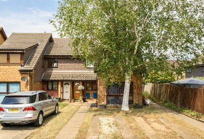 for sale ryeland close london 72356 - Gibbs Gillespie