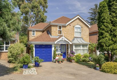 for sale wellington close london 73356 - Gibbs Gillespie