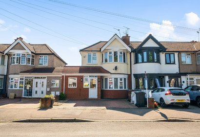 for sale ravenswood crescent london 73465 - Gibbs Gillespie