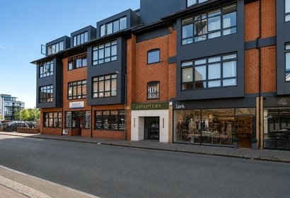 under offer chapters london 73514 - Gibbs Gillespie