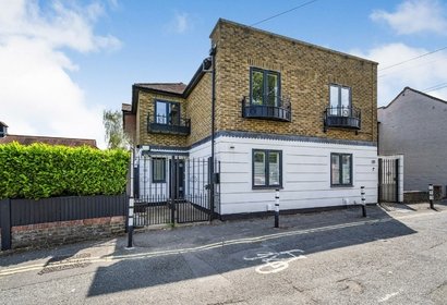 to let high road london 73602 - Gibbs Gillespie