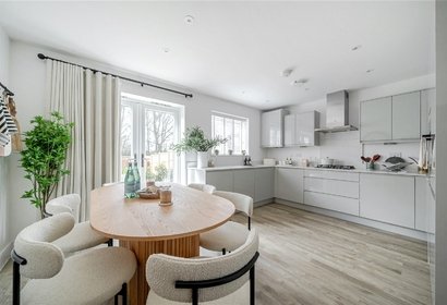 for sale pennwood grange london 73856 - Gibbs Gillespie