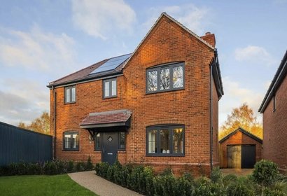 for sale pennwood grange london 76377 - Gibbs Gillespie