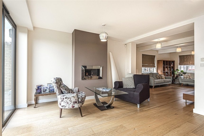 sold hill rise london 10494 - Gibbs Gillespie