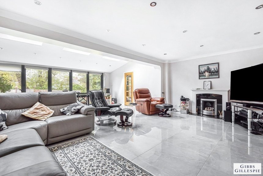 for sale woodway crescent london 10991 - Gibbs Gillespie
