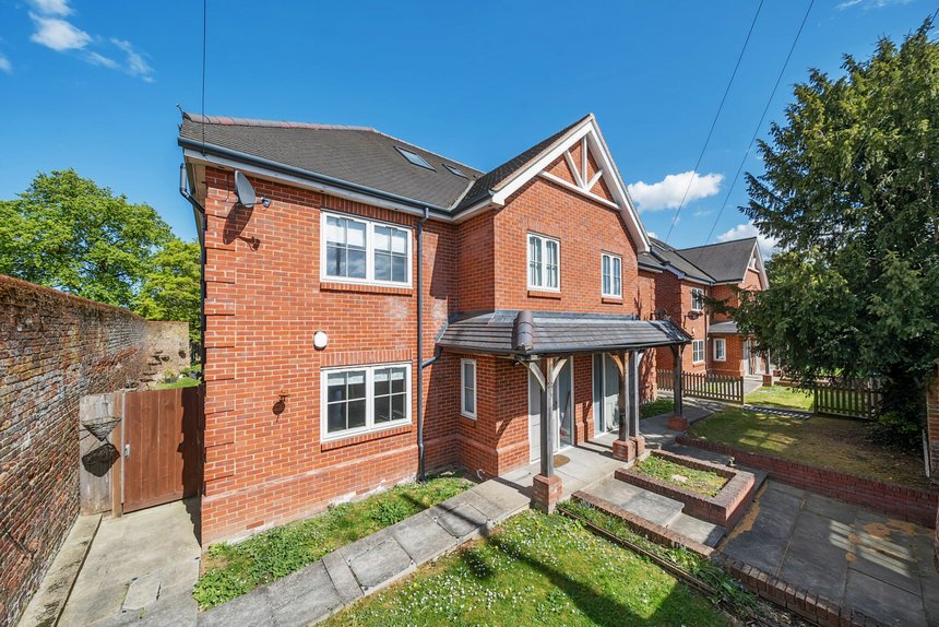 for sale lambourne place london 111 - Gibbs Gillespie