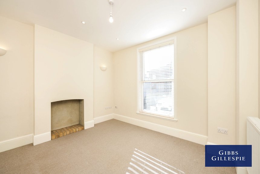 available 24 london 11163 - Gibbs Gillespie