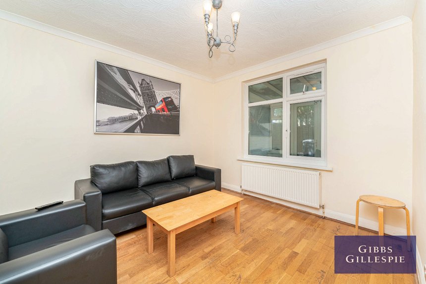 available 108 london 11183 - Gibbs Gillespie