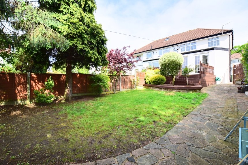 to let vernon drive london 11206 - Gibbs Gillespie