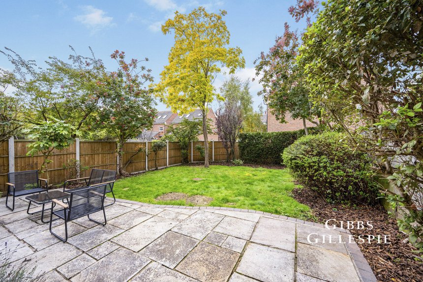 to let stirling avenue london 11235 - Gibbs Gillespie